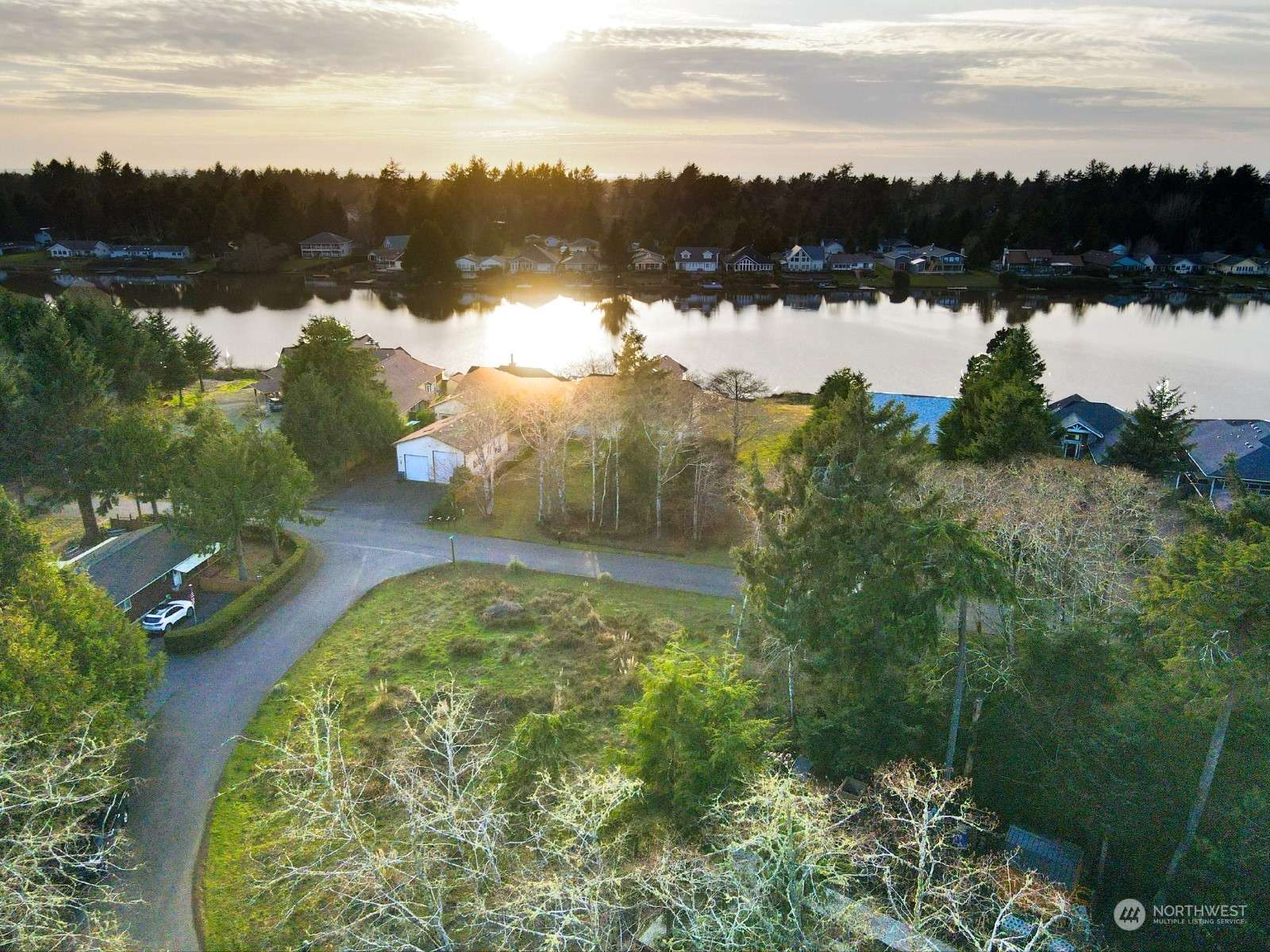 Ocean Shores, WA 98569,300 NE LAKE VIEW LOOP