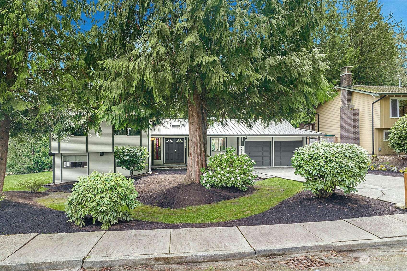 Bellevue, WA 98008,2000 166th AVE SE