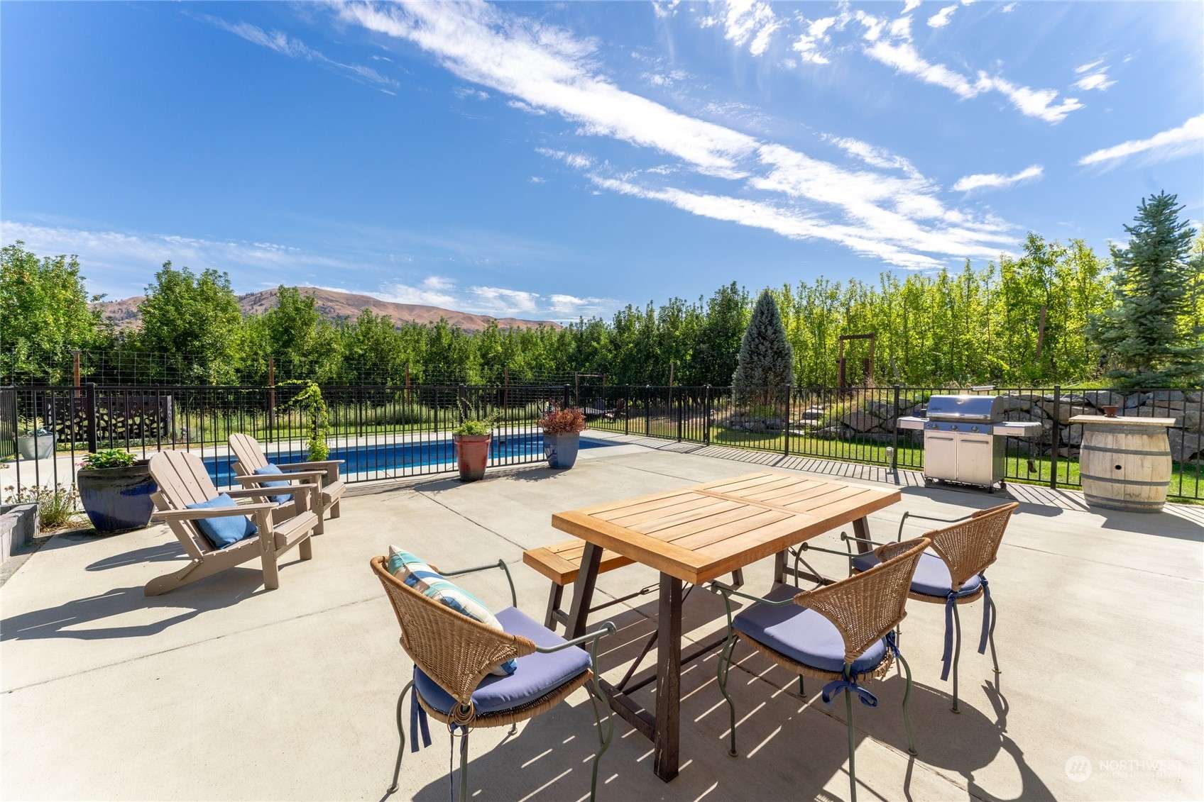 Chelan, WA 98816,445 Howser LN