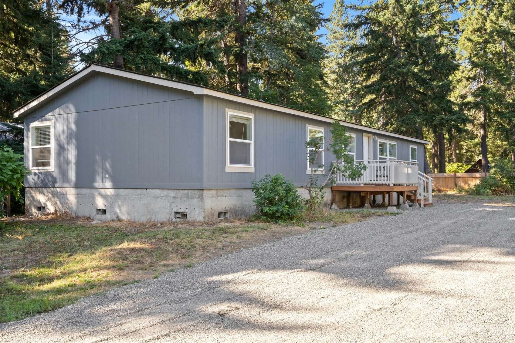 Cle Elum, WA 98922,81 Lynx LN