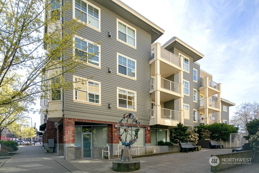 Seattle, WA 98105,2901 NE Blakeley ST #320