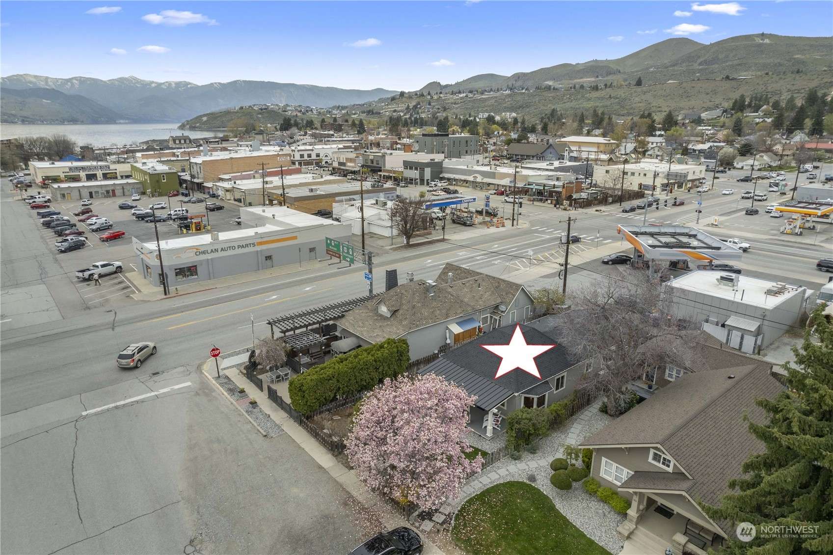 Chelan, WA 98816,307 E Wapato AVE