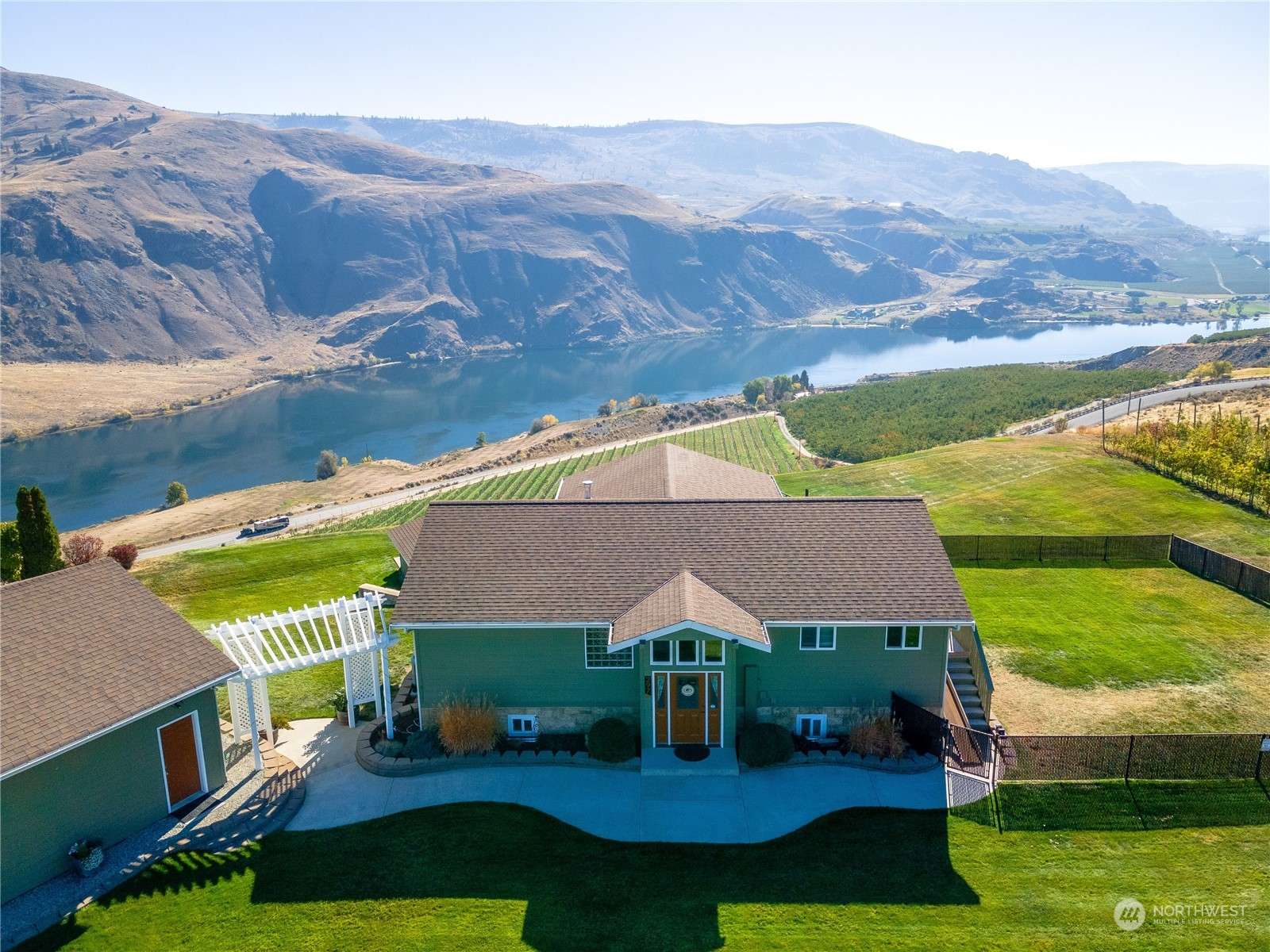 Chelan, WA 98816,297 Appleton LN