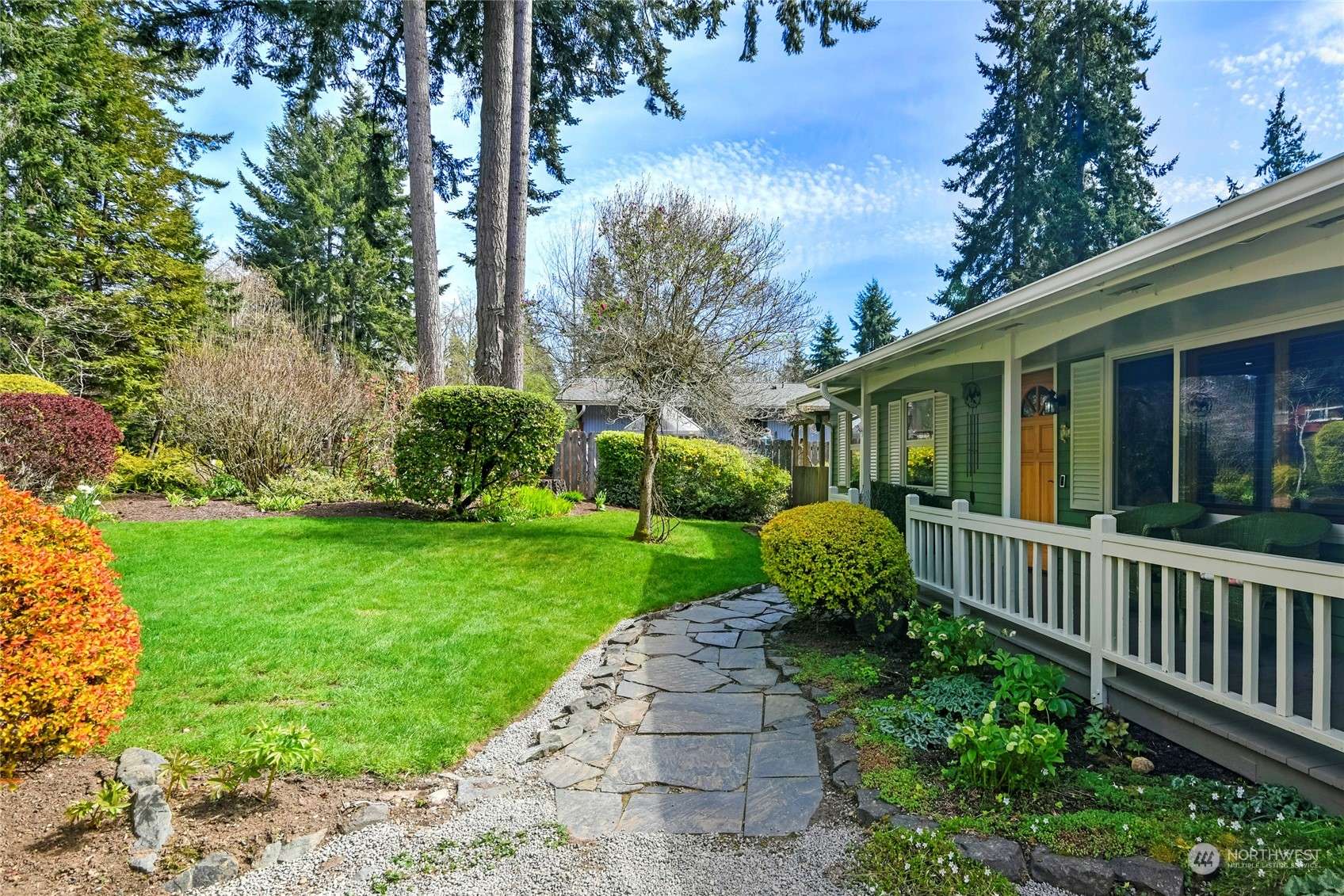 Bainbridge Island, WA 98110,711 Deercliff RD NE