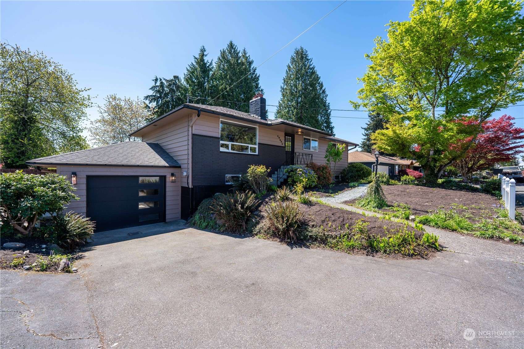 Bothell, WA 98011,10605 NE 194th ST