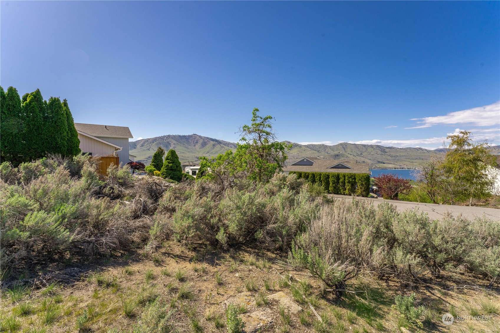 Chelan, WA 98816,125 Long DR