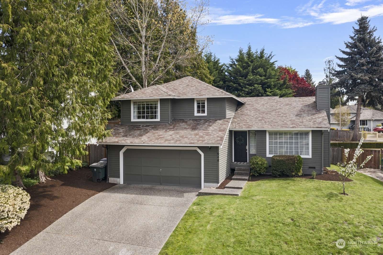 Sammamish, WA 98074,948 221st AVE NE