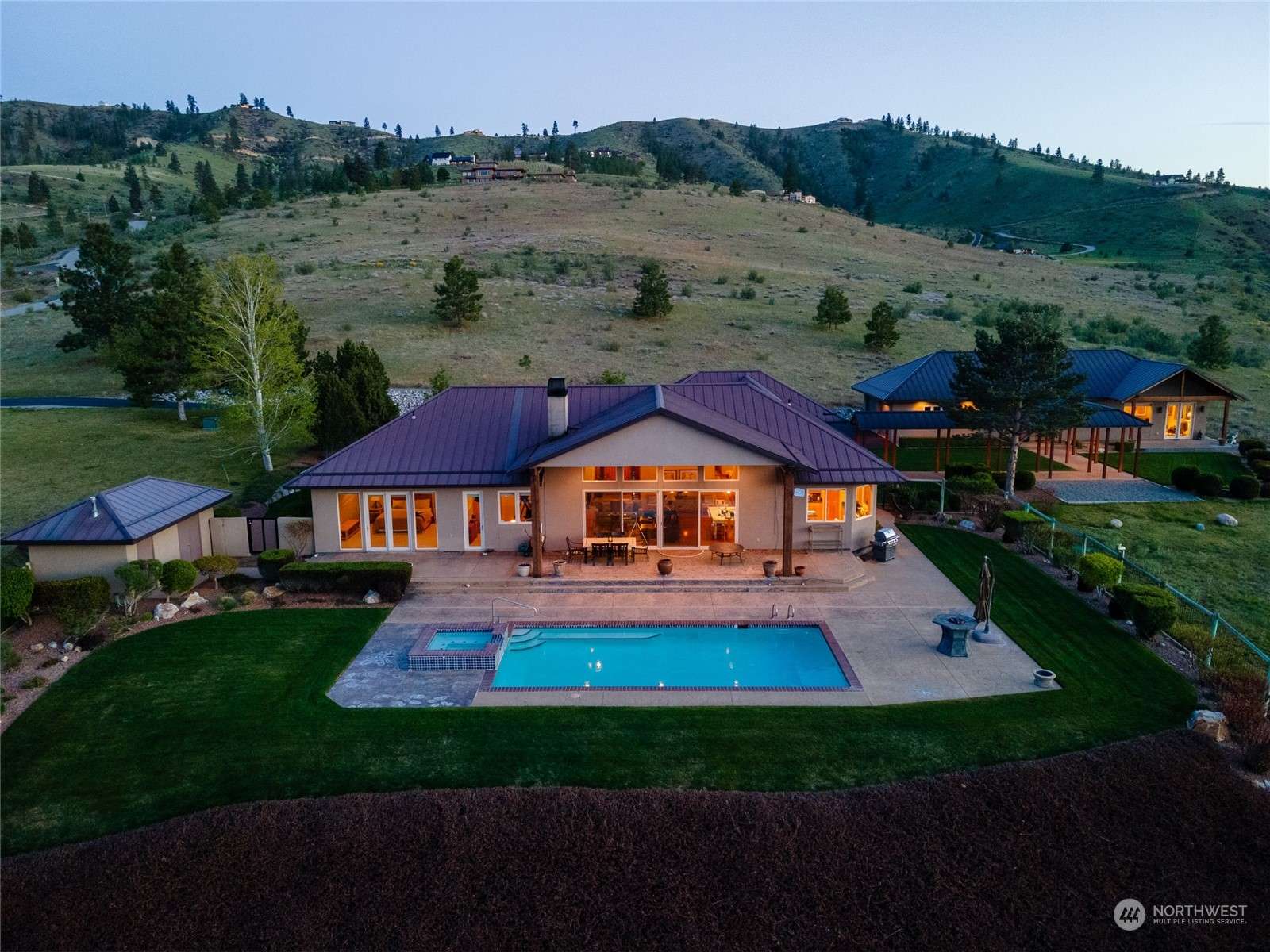 Chelan, WA 98816,825 Hawks Meadow RD