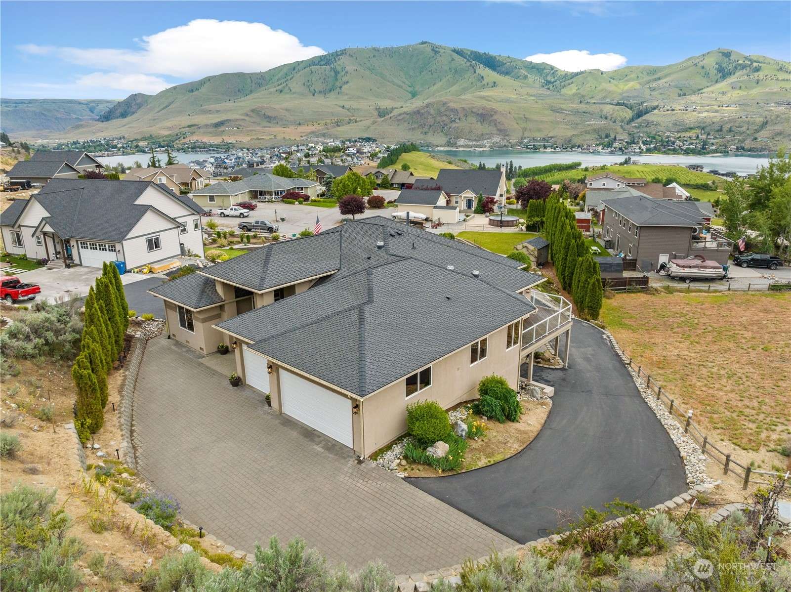 Chelan, WA 98816,305 Orchard View DR