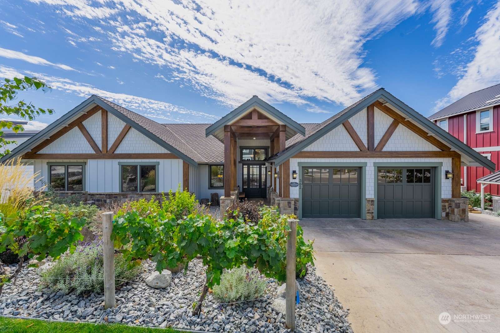 Chelan, WA 98816,362 Porcupine LN