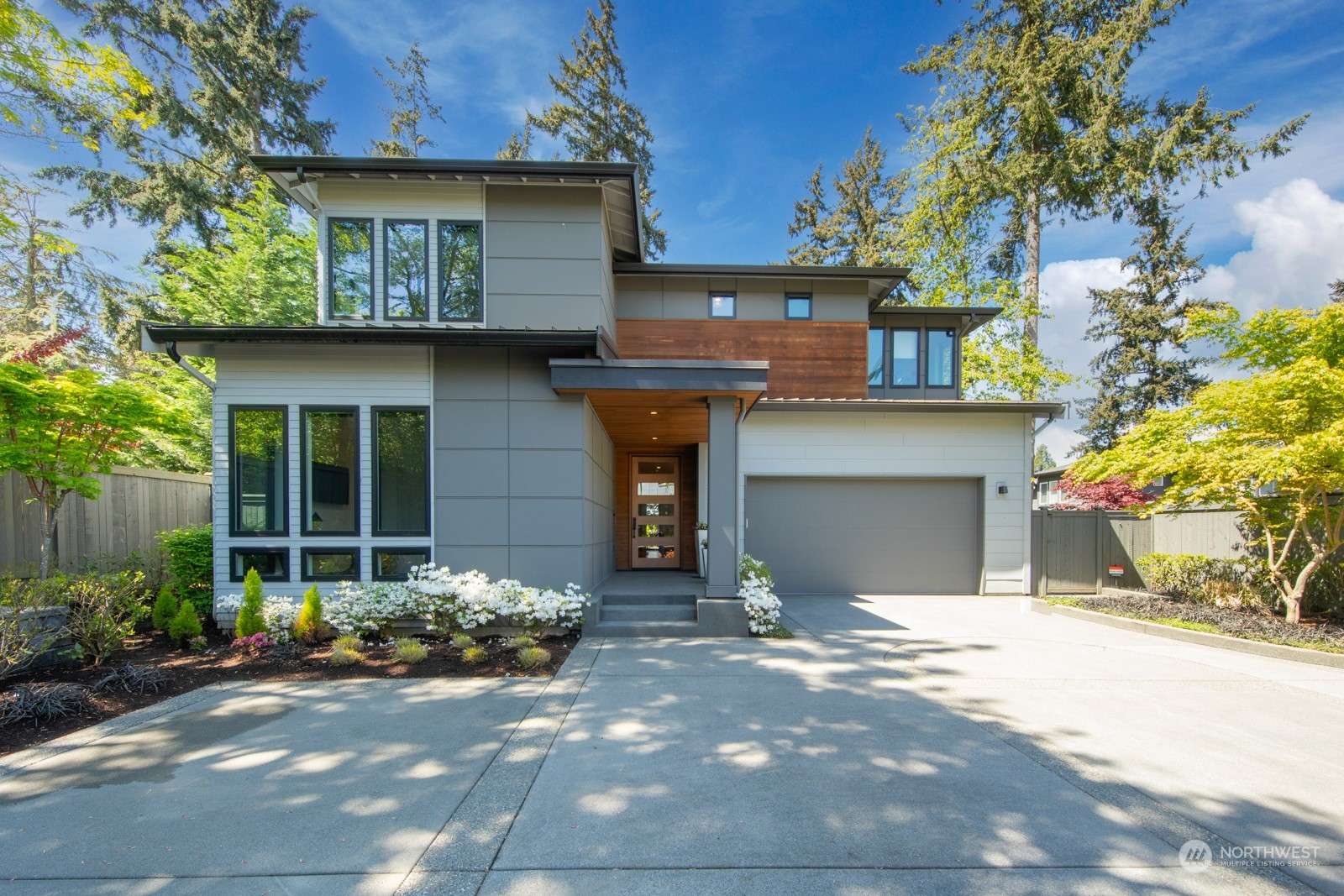 Mercer Island, WA 98040,8439 SE 37th ST