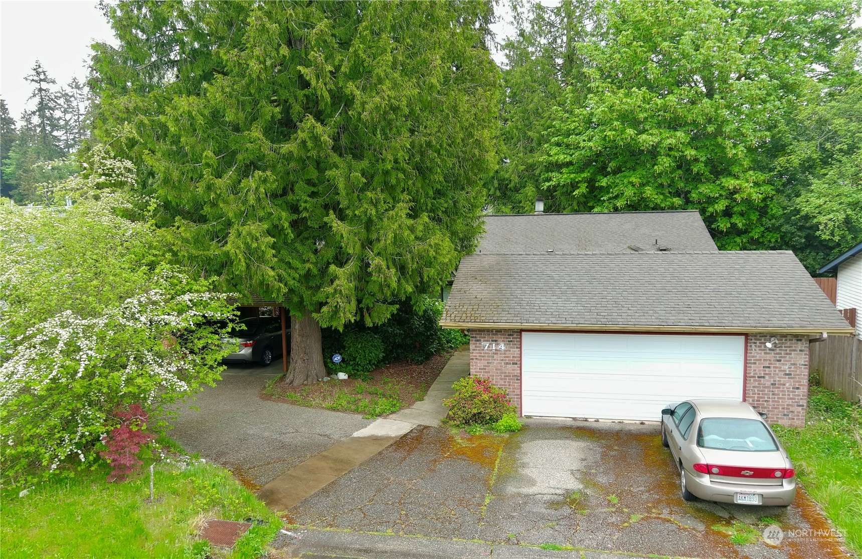 Bellevue, WA 98007,712 714 142nd PL SE