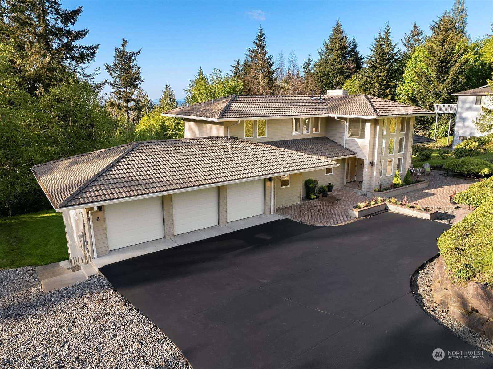 Issaquah, WA 98027,2430 Squak Mountain LOOP SW