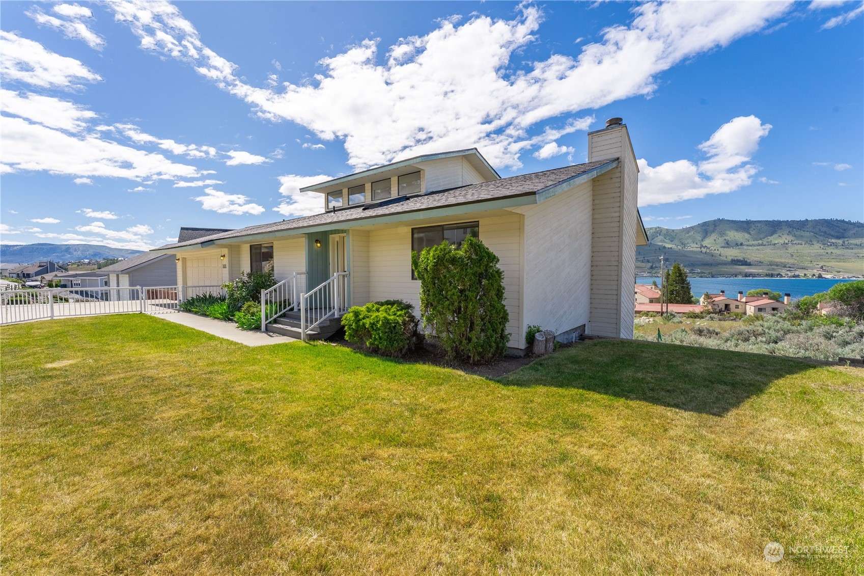 Chelan, WA 98816,111 Riviera DR