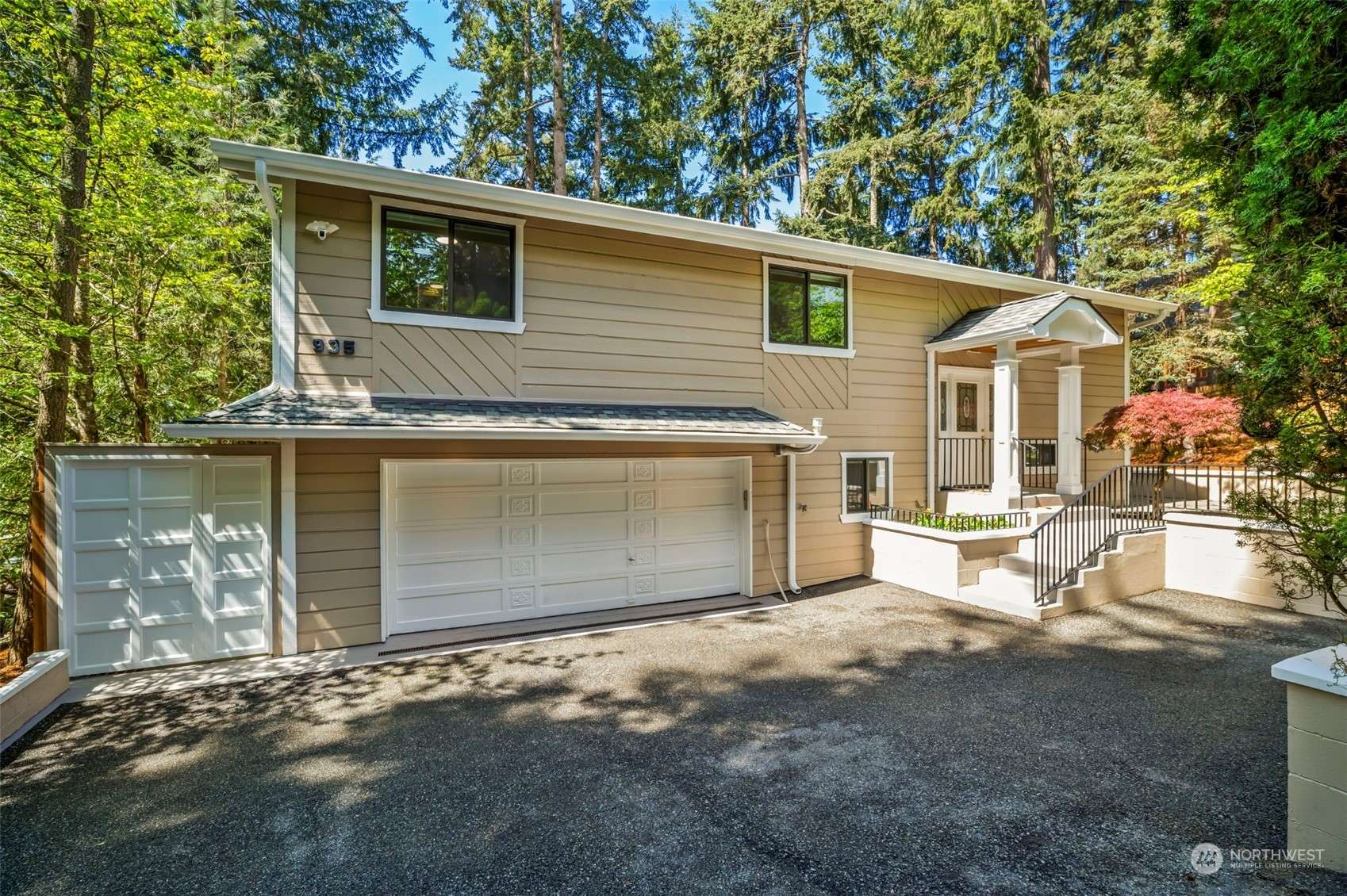 Sammamish, WA 98074,935 207th PL NE