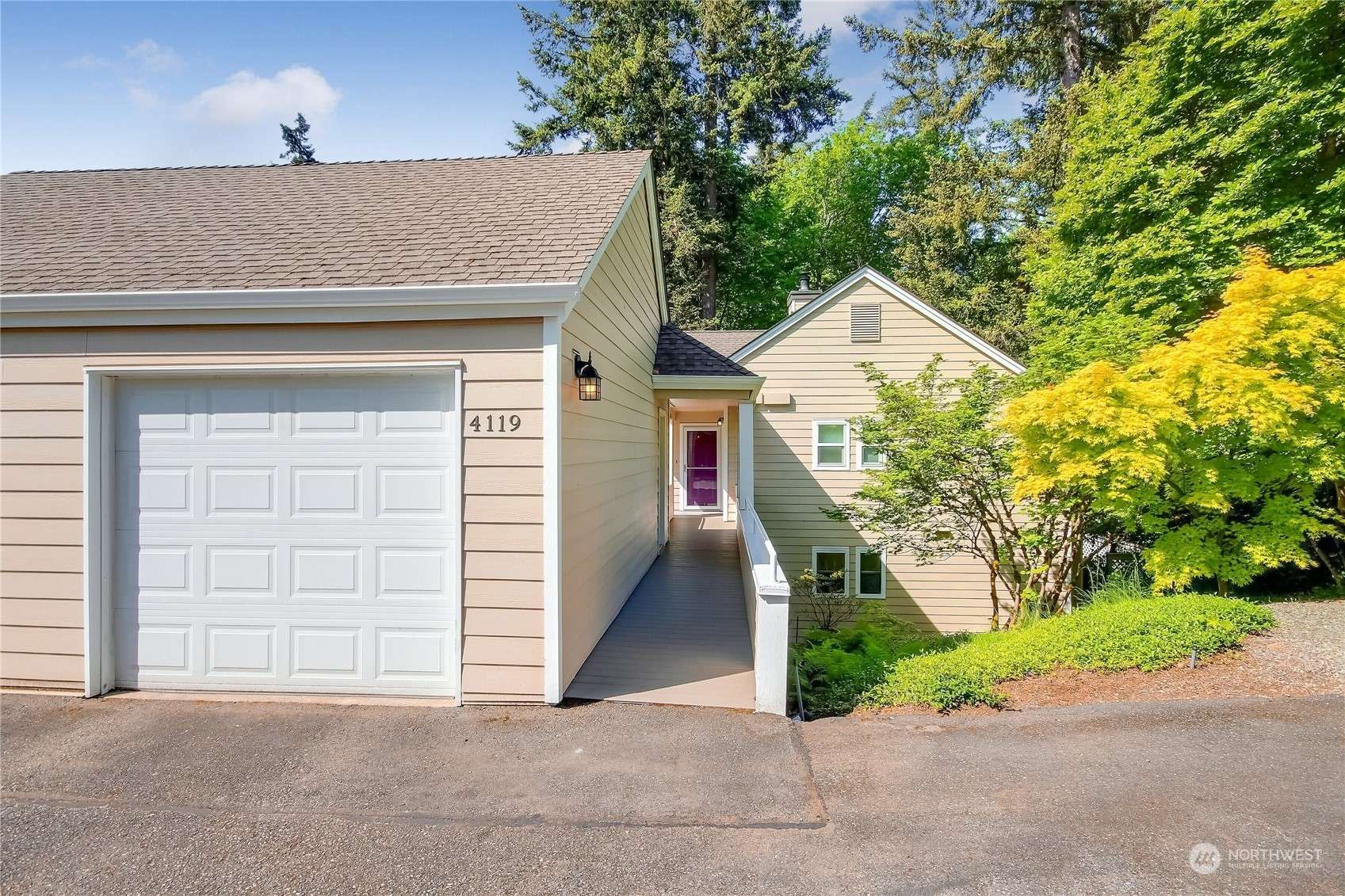 Issaquah, WA 98029,4119 220th PL SE #2057