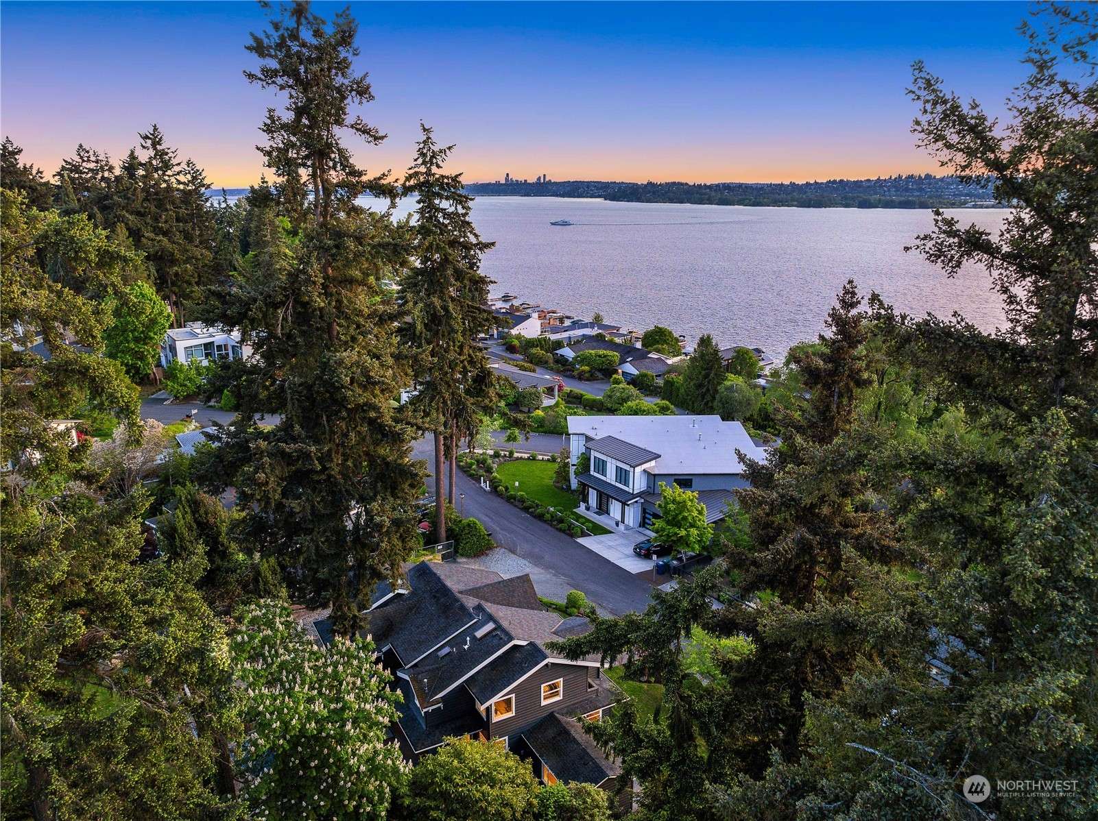 Kirkland, WA 98033,1810 10th PL W