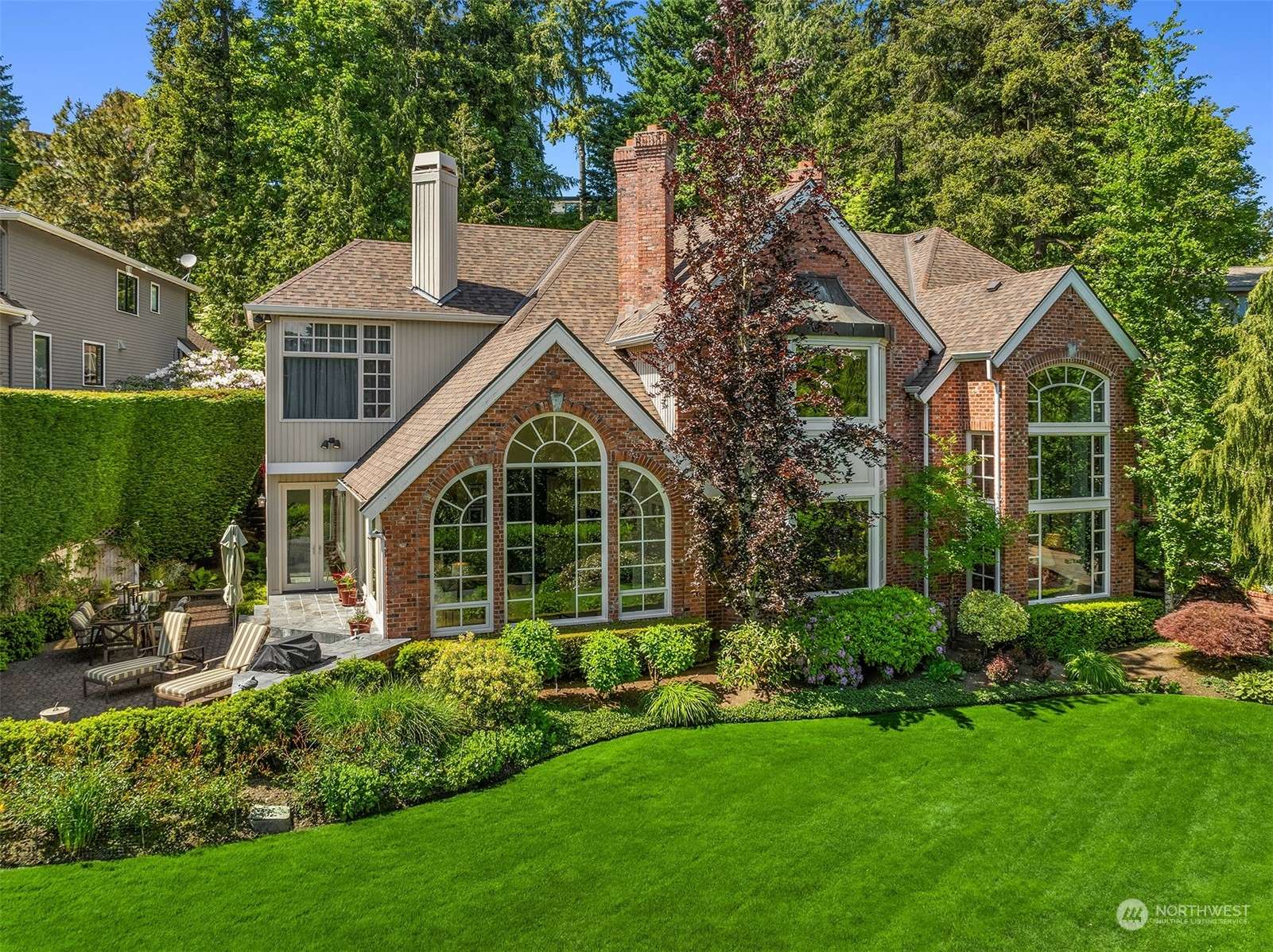 Medina, WA 98039,702 Overlake DR E