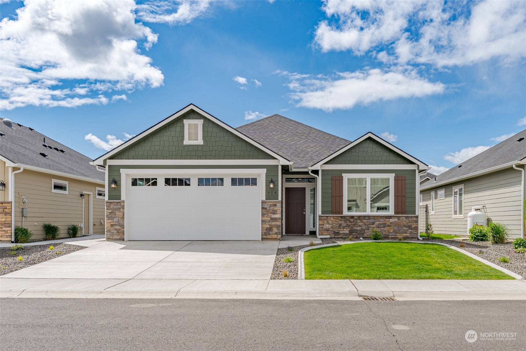 Quincy, WA 98848,914 N M LOOP SW