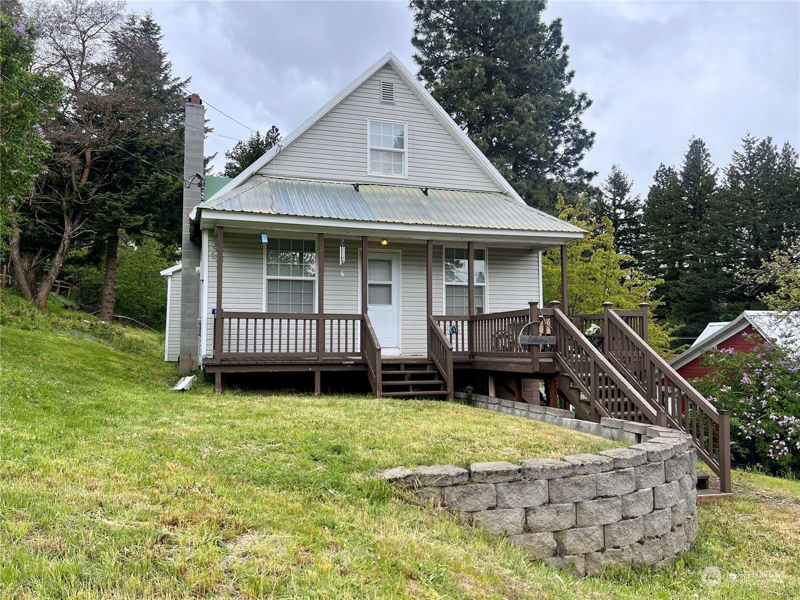 Roslyn, WA 98941,403 S 7th ST