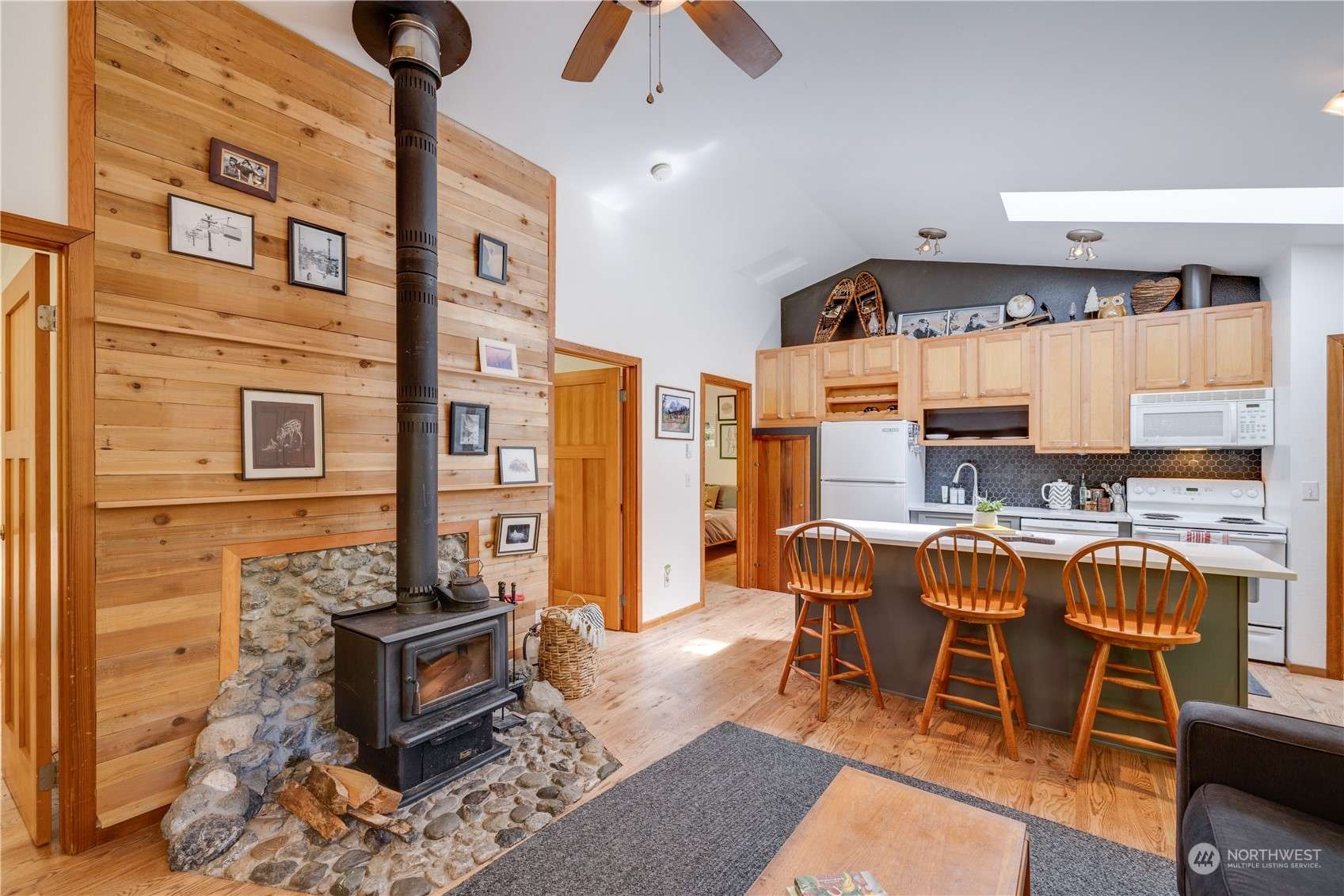 Glacier, WA 98244,7537 Canyon View DR