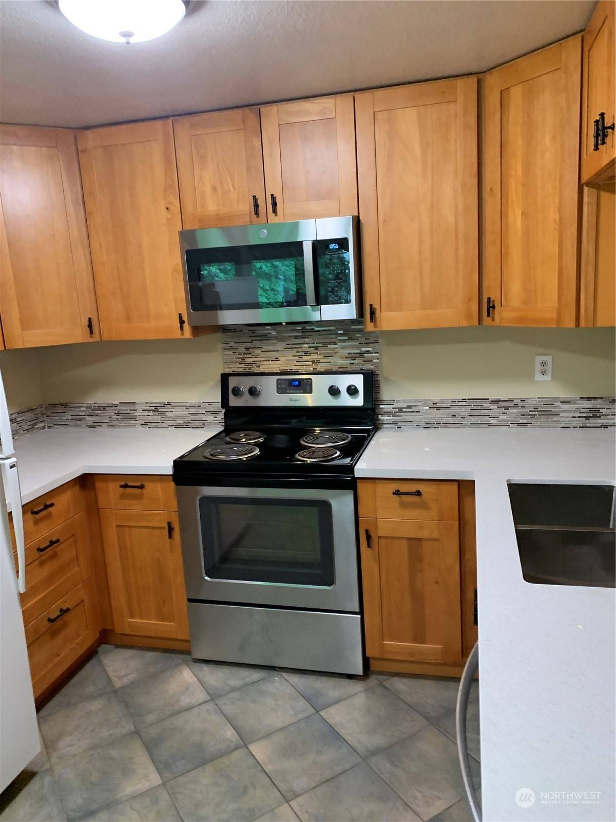 Bellevue, WA 98007,14150 SE 17th PL #B-8