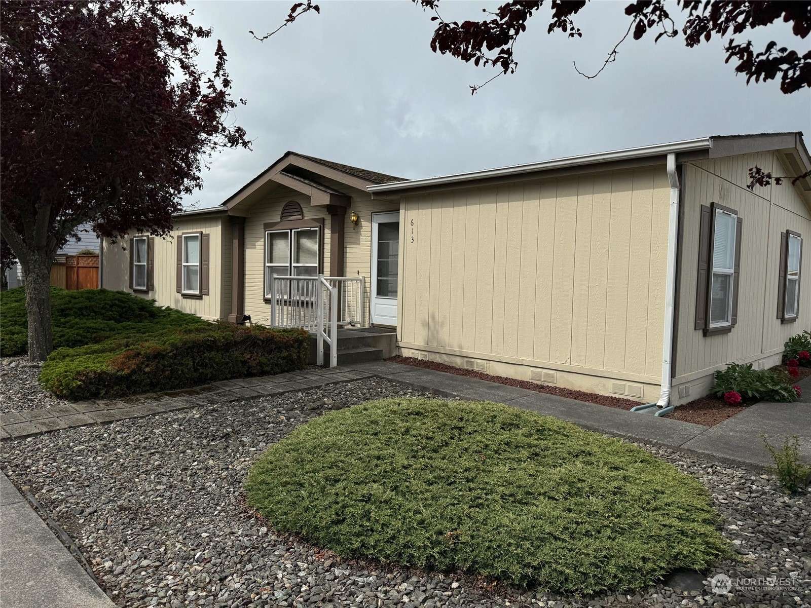 Sequim, WA 98382,613 N 7th AVE