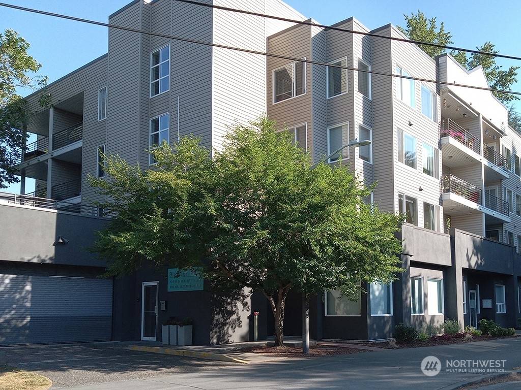 Seattle, WA 98105,2301 NE Blakeley ST #303