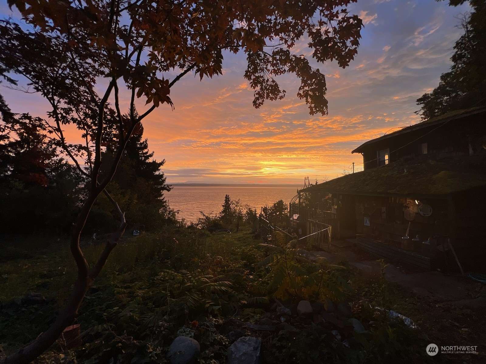 Camano Island, WA 98282,823 SE Camano DR