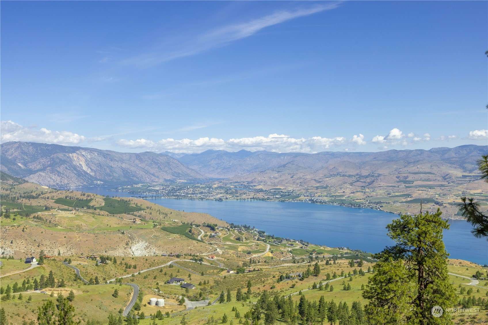 Chelan, WA 98816,282 Hawks Ridge Rd