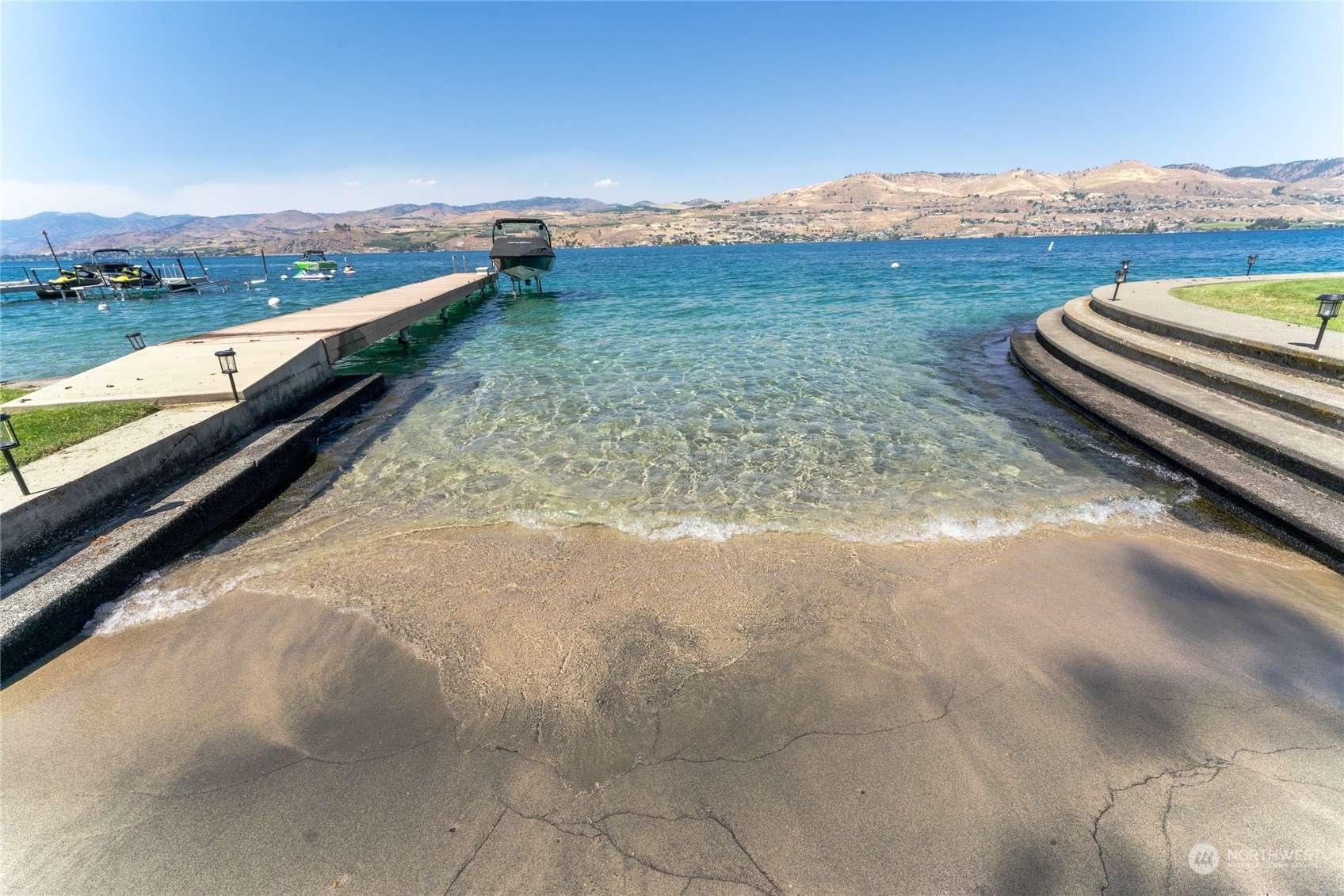 Chelan, WA 98816,4428 US Highway 97a