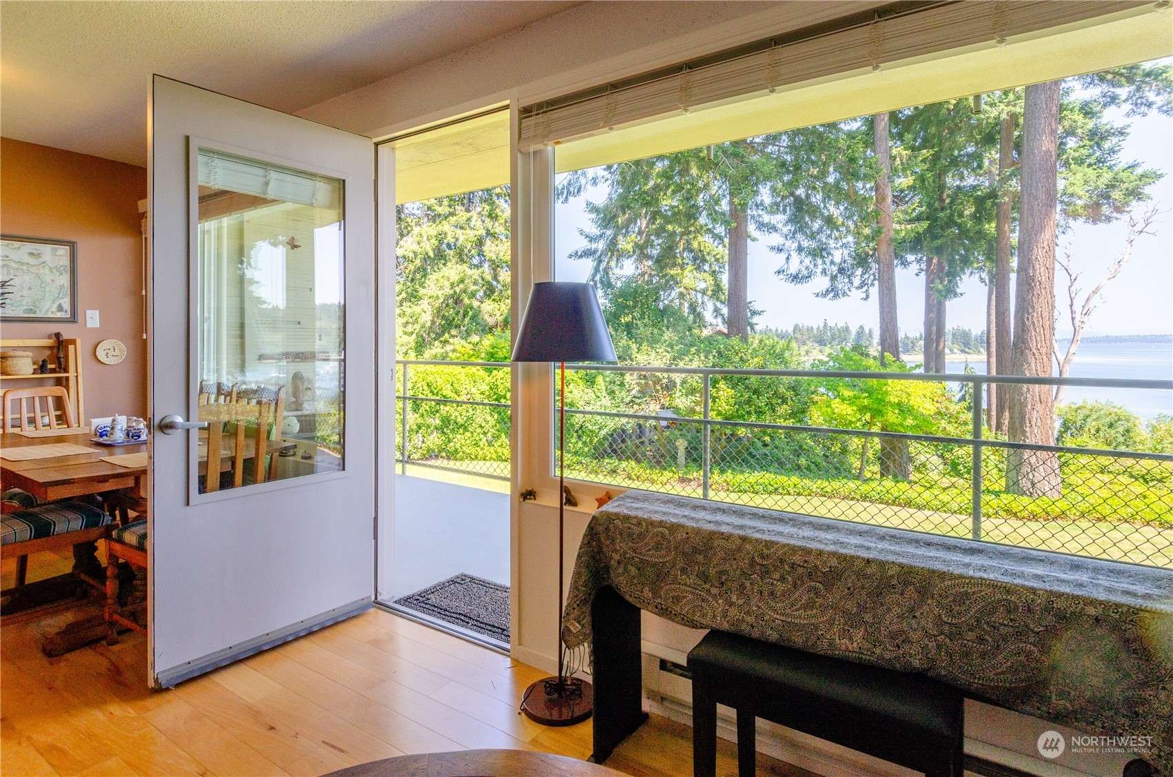 Bainbridge Island, WA 98110,965 Winslow WAY E #203