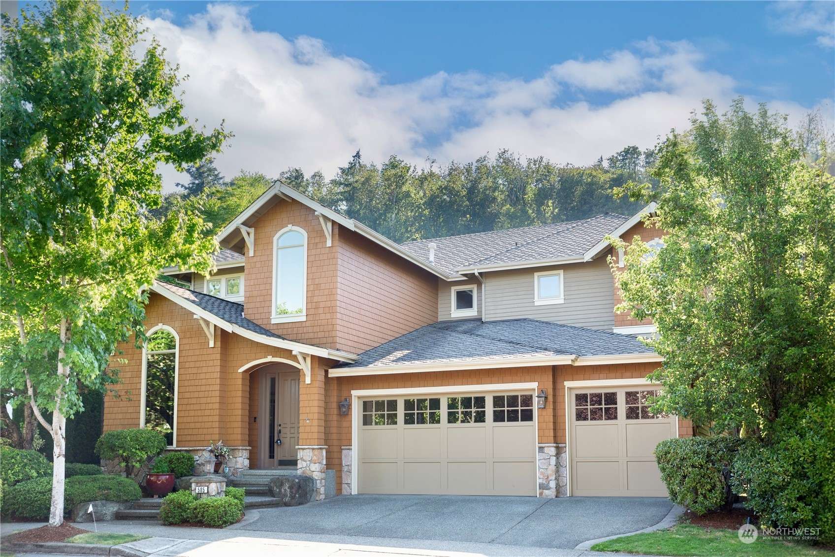 Issaquah, WA 98027,585 Saddleback Loop Way NW