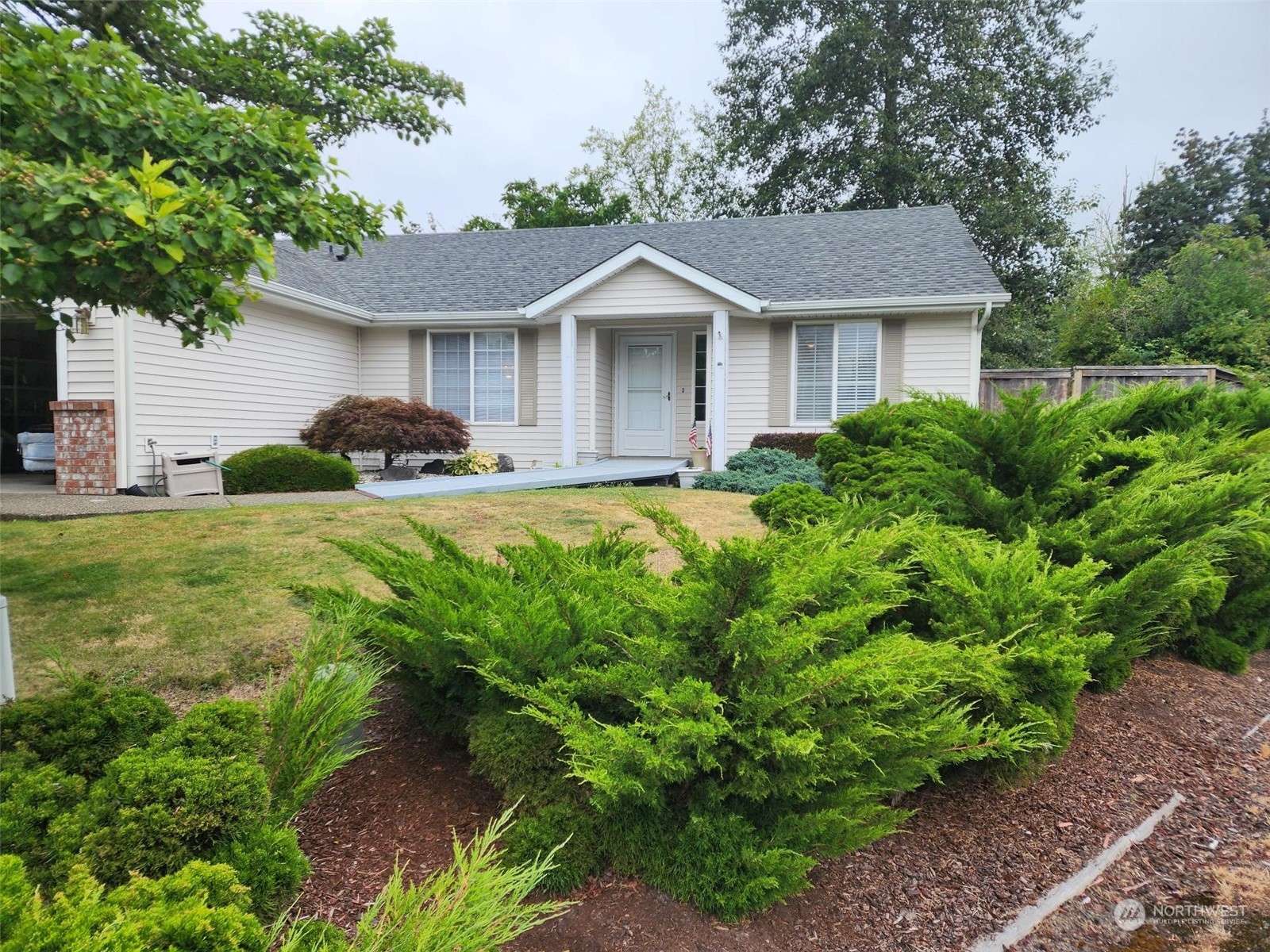 Port Orchard, WA 98366,906 Eagle Crest PL