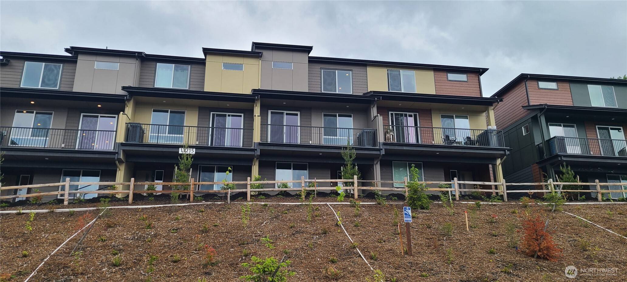 Kirkland, WA 98034,13215 NE 127th CT #D