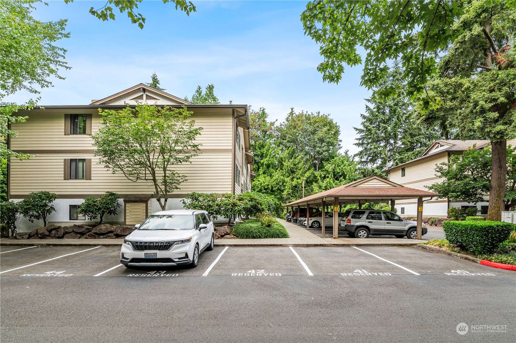 Issaquah, WA 98027,222 NE Dogwood Street Ct #C301