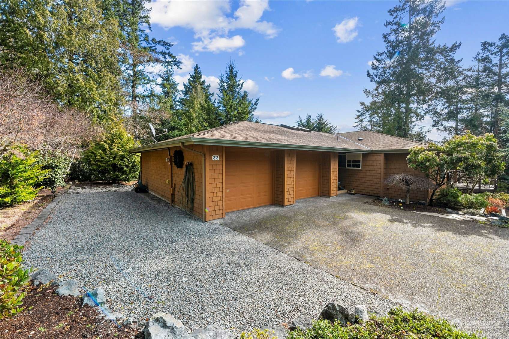 La Conner, WA 98257,313 Willapa PL