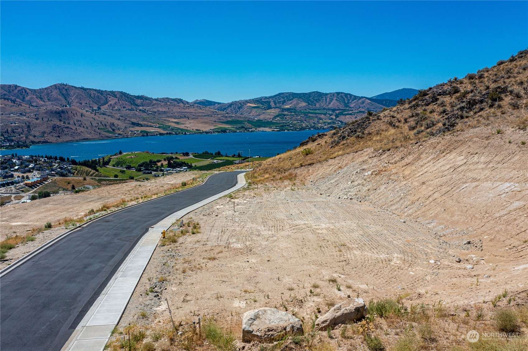 Chelan, WA 98816,922 Long DR