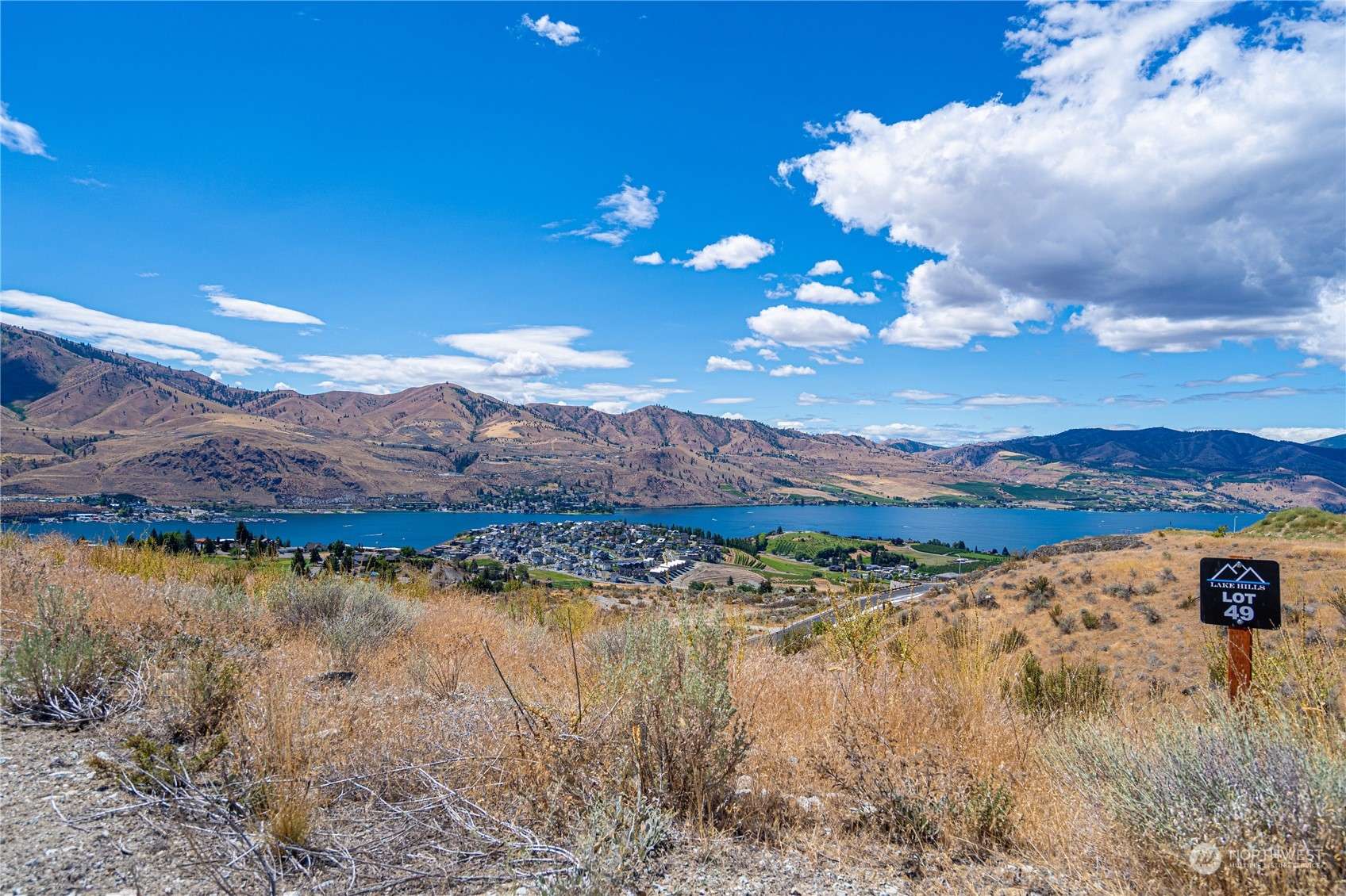 Chelan, WA 98816,901 Long DR