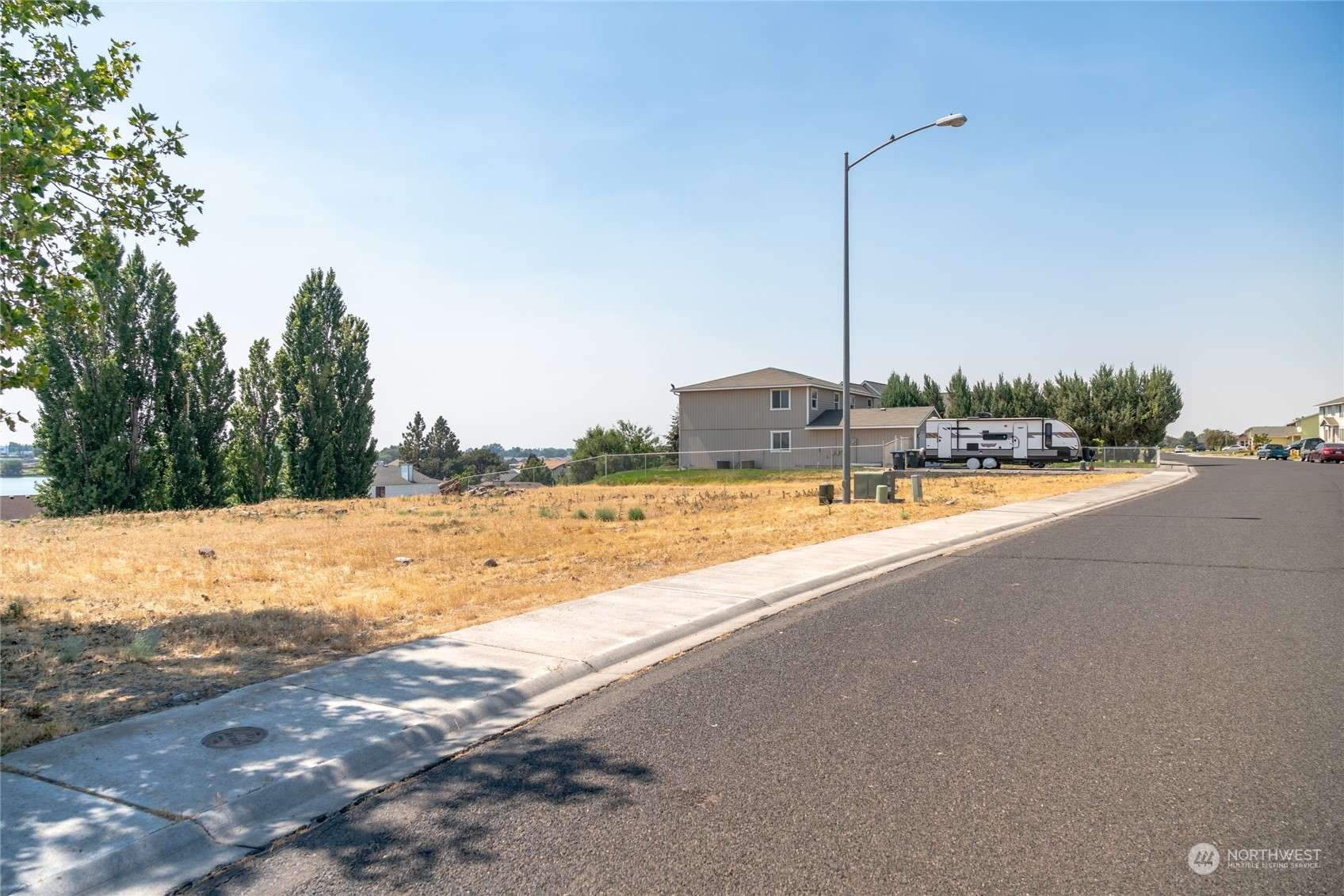 Moses Lake, WA 98837,917 W Windrose DR