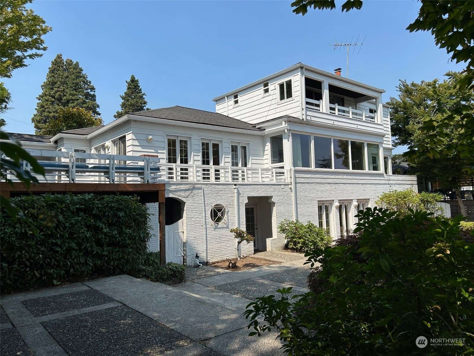 Seattle, WA 98115,8022 Crest DR NE