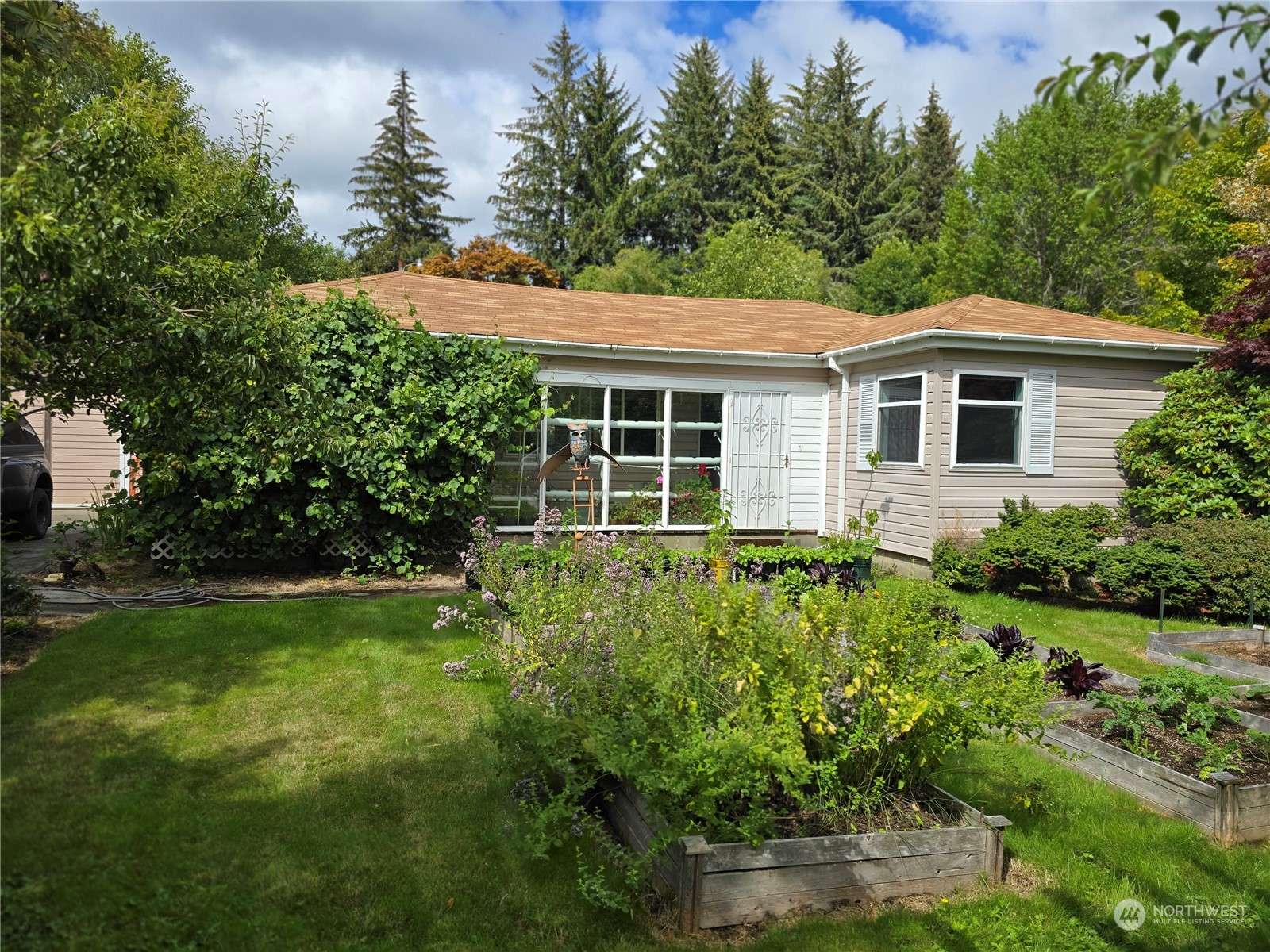 Clallam Bay, WA 98326,381 Weel RD