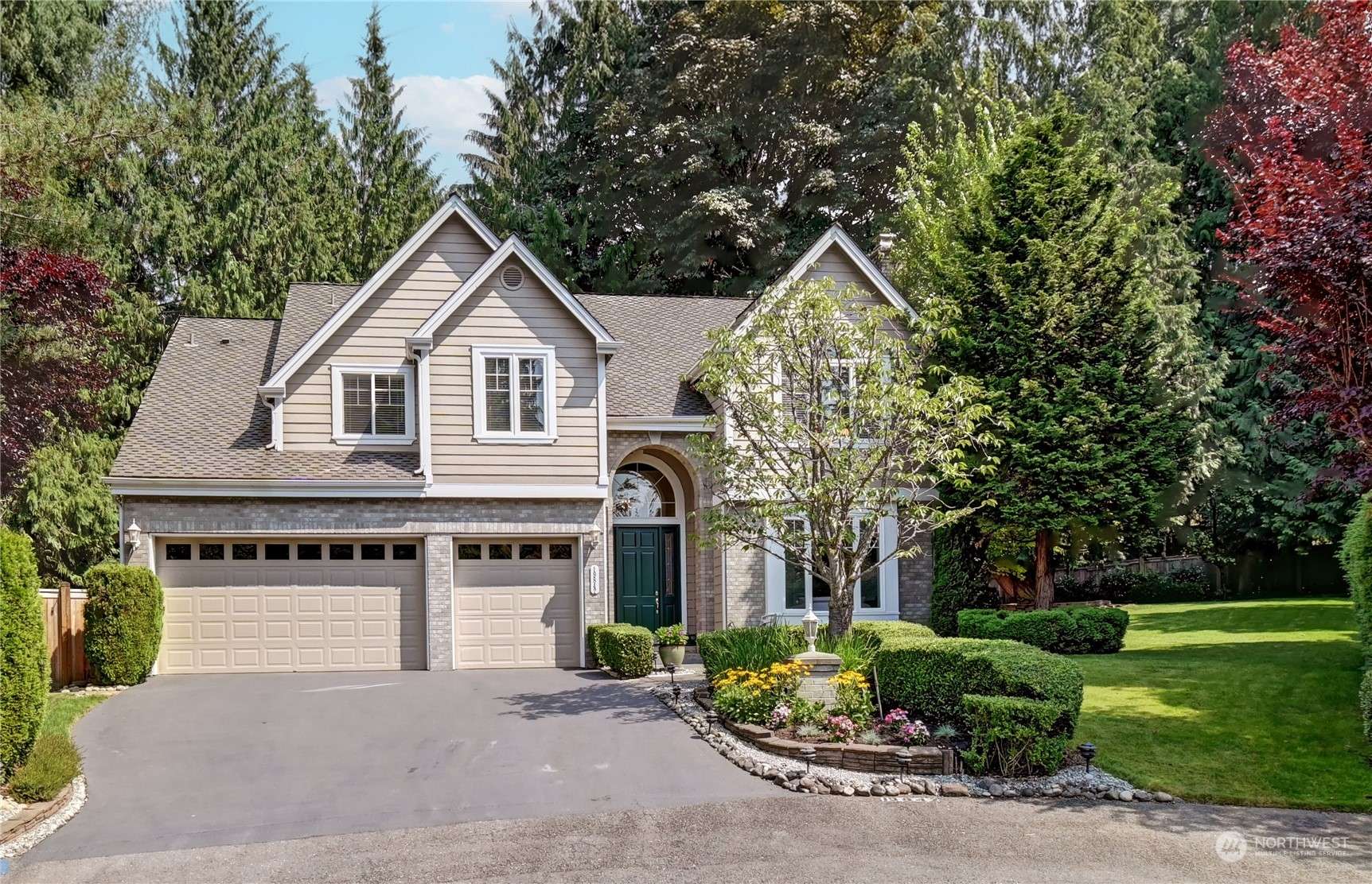 Woodinville, WA 98077,19842 NE 124th CT