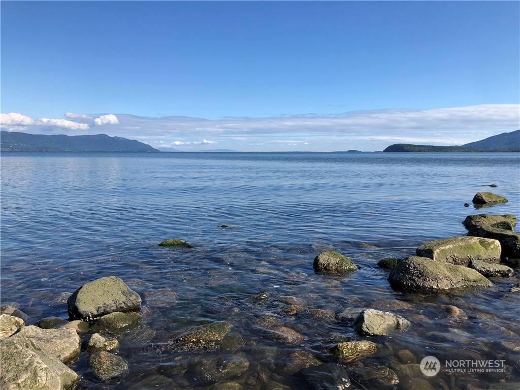 Bellingham, WA 98226,3045 lummi shore RD