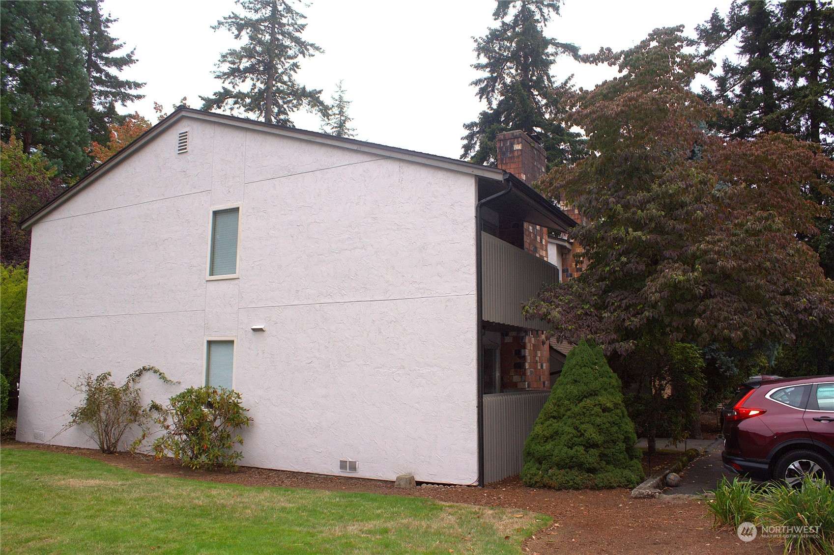 Kirkland, WA 98034,12602 NE 118th ST