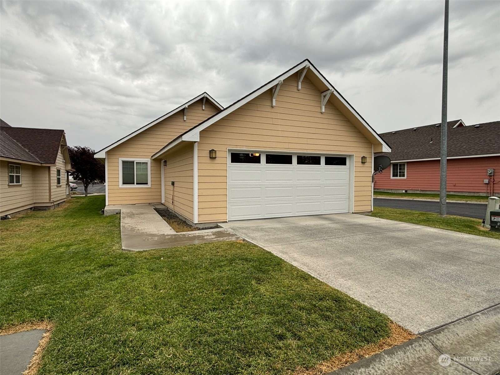 Moses Lake, WA 98837,123 E 9th AVE #3