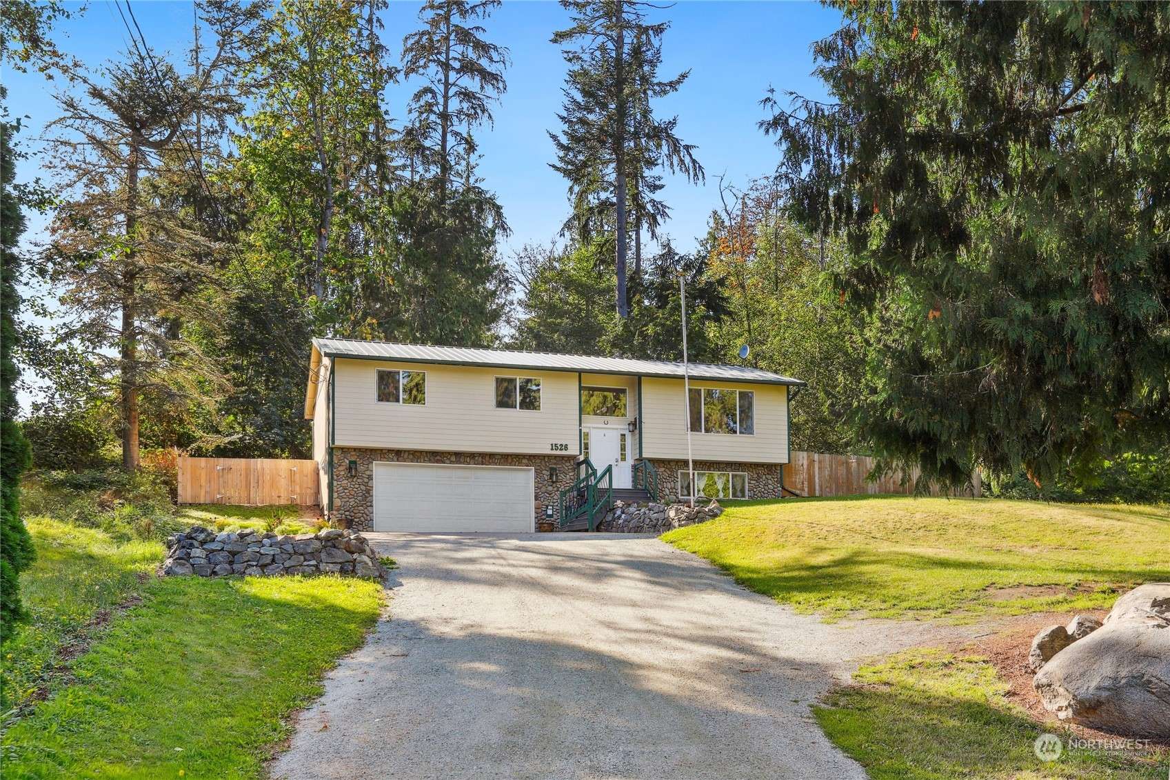 Camano Island, WA 98282,1526 Lake DR