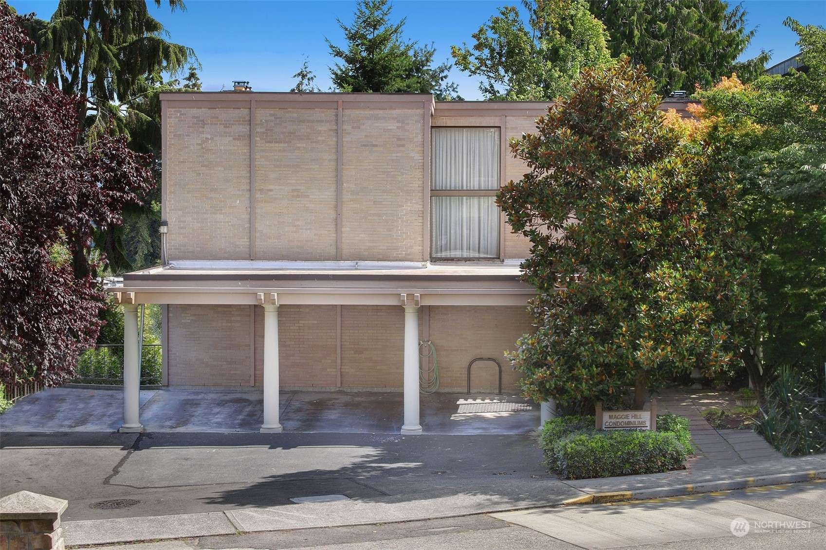 Seattle, WA 98199,3440 25th AVE W #401