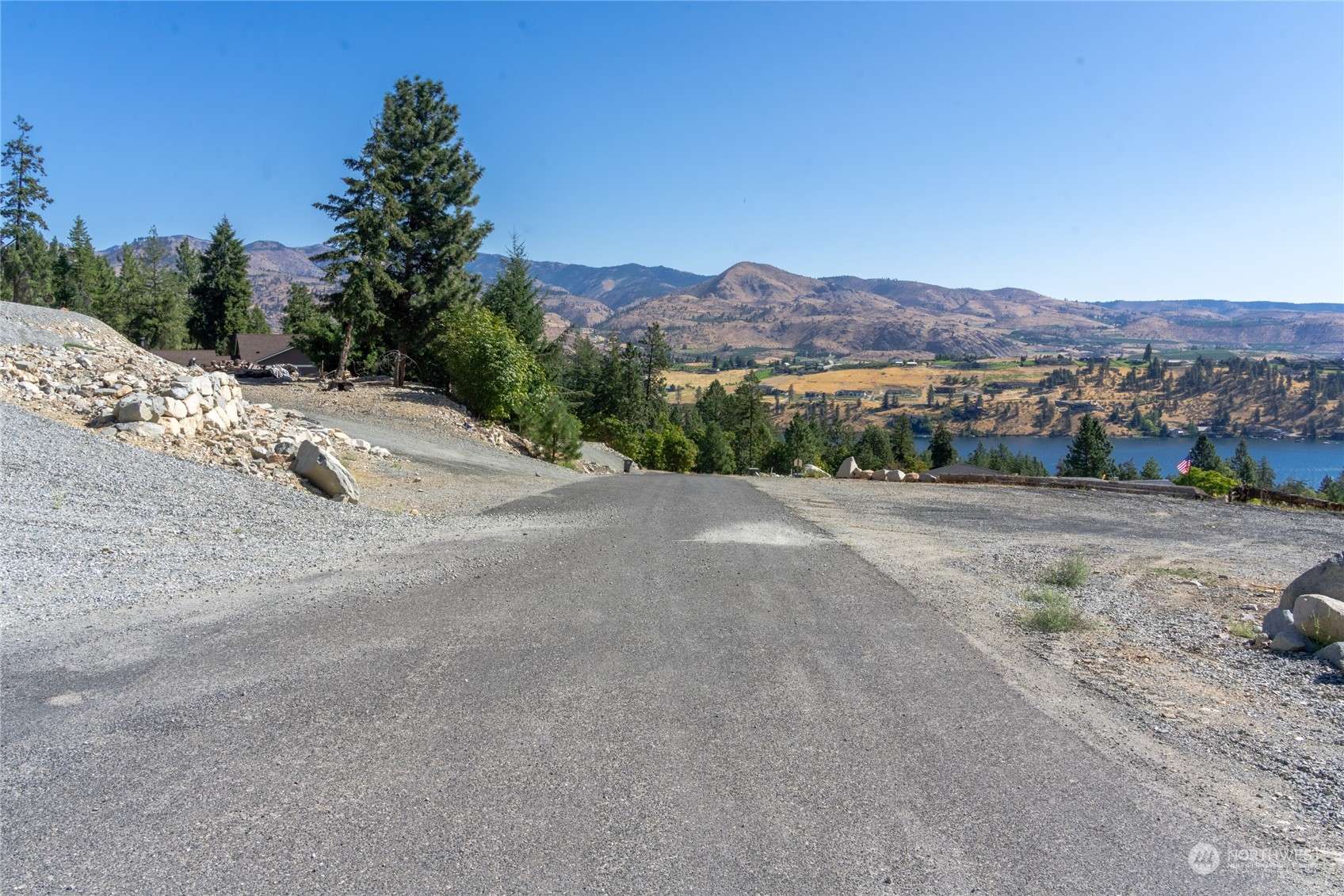 Chelan, WA 98816,416 McClosky DR