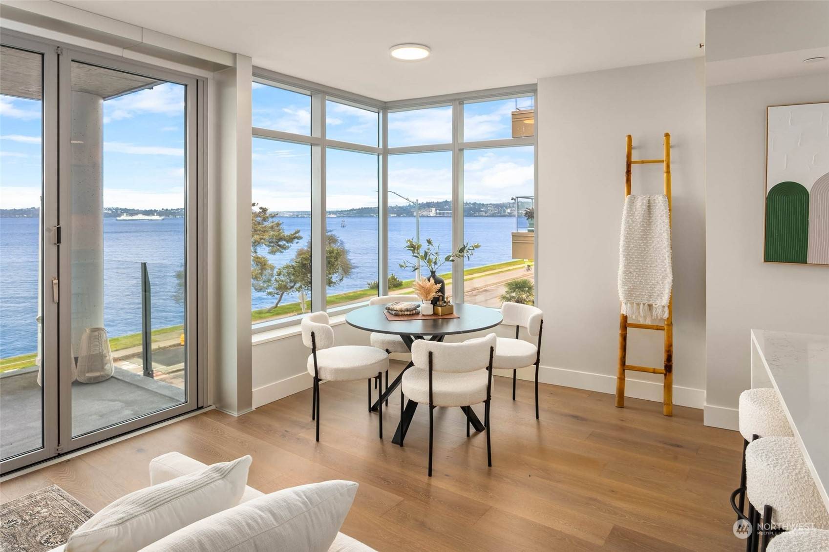 Seattle, WA 98116,1250 Alki AVE SW #2G